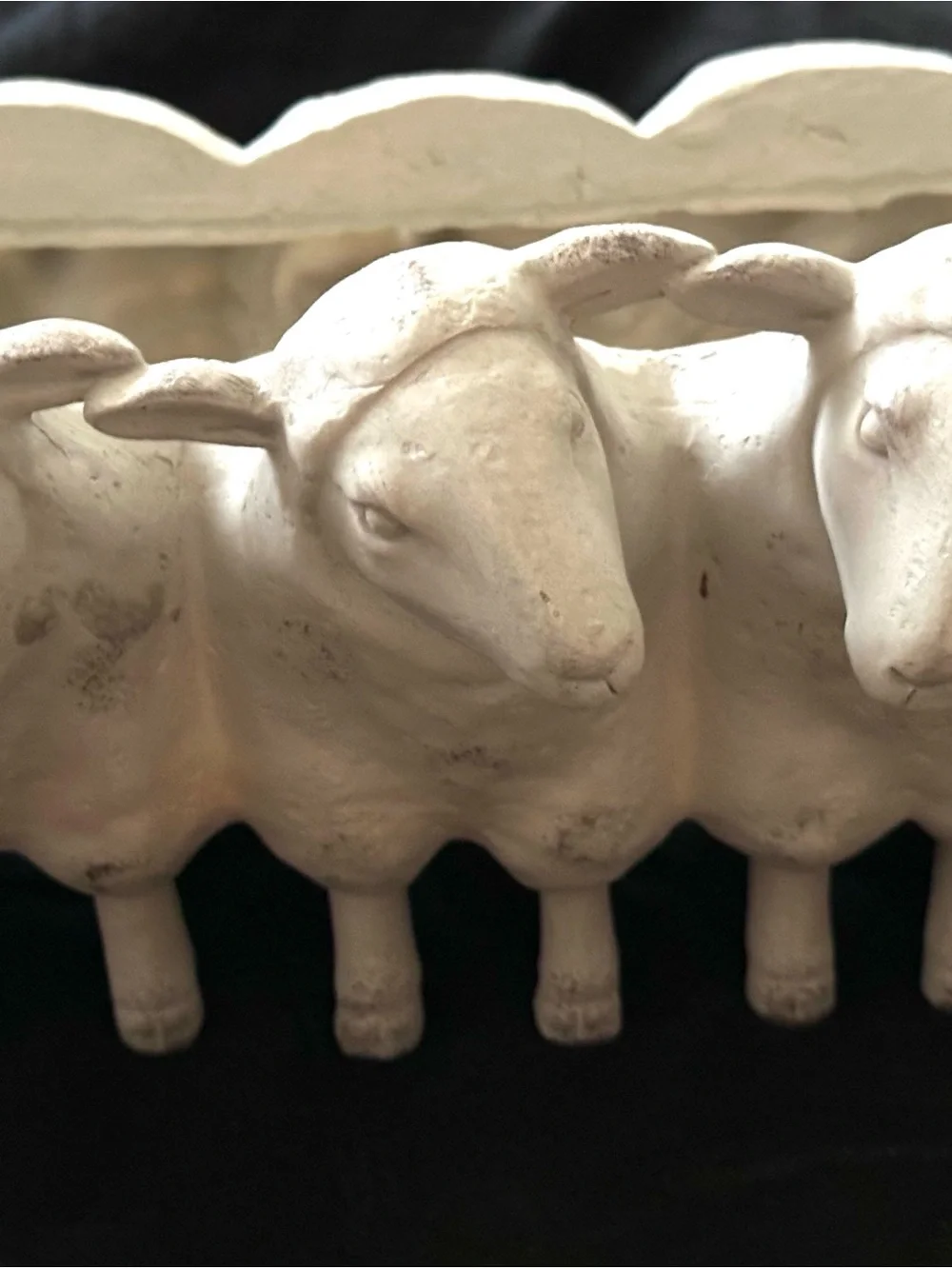 Off-white Resin Sheep Plante - Charming Farmhouse Accent